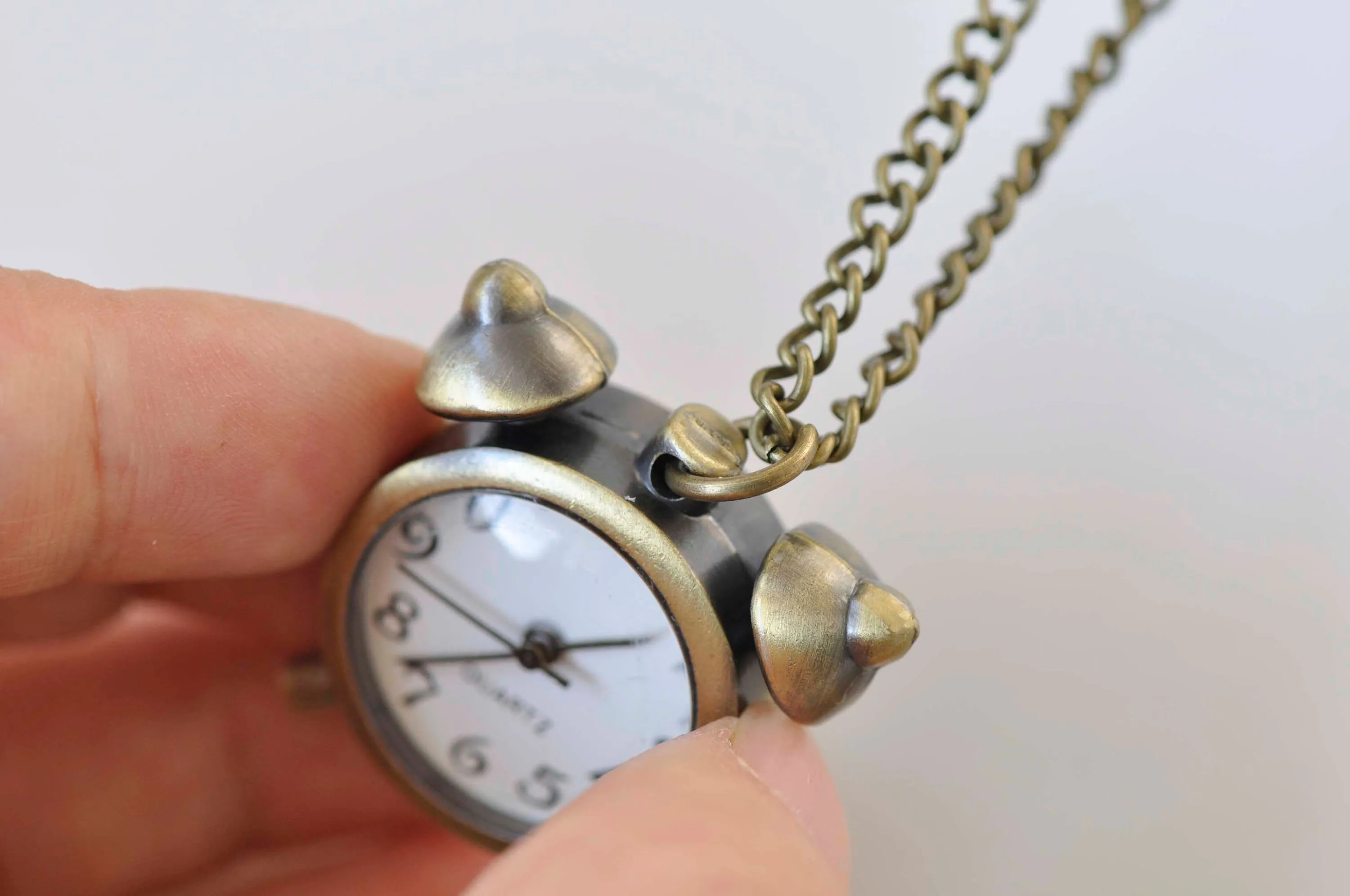 1 PC Antique Bronze Alarming Clock Pocket Watch Necklace A2833