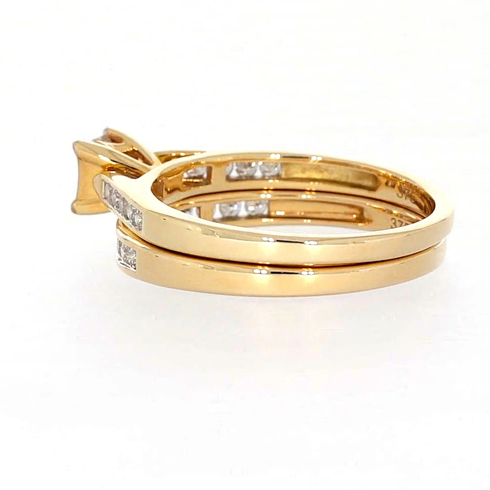 9ct Yellow Gold Princess & Round Brilliant Cut with 1/2 CARAT tw of Diamonds Ring
