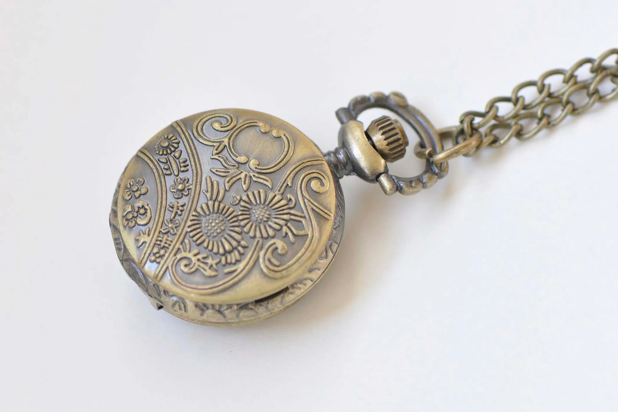 Antique Bronze Small Pocket Watch Necklace Set of 1 A6639