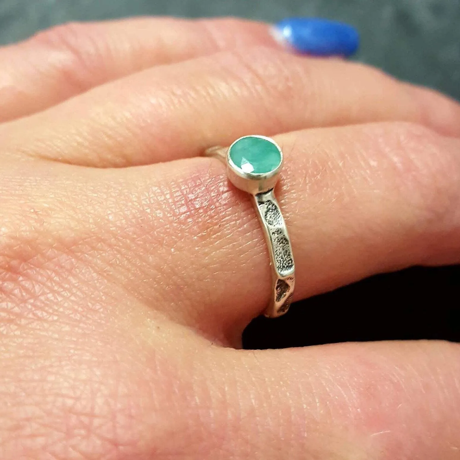 Dainty Emerald Ring - Silver Hammered Band - Emerald Bezel Ring