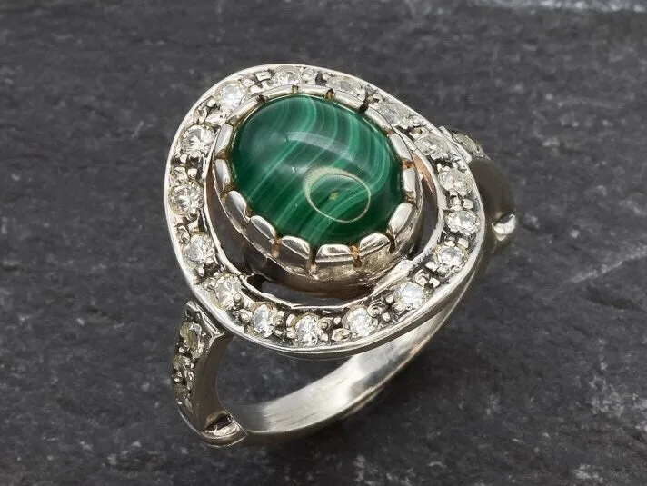 Malachite Ring - Green Vintage Ring - Oval Cocktail Ring