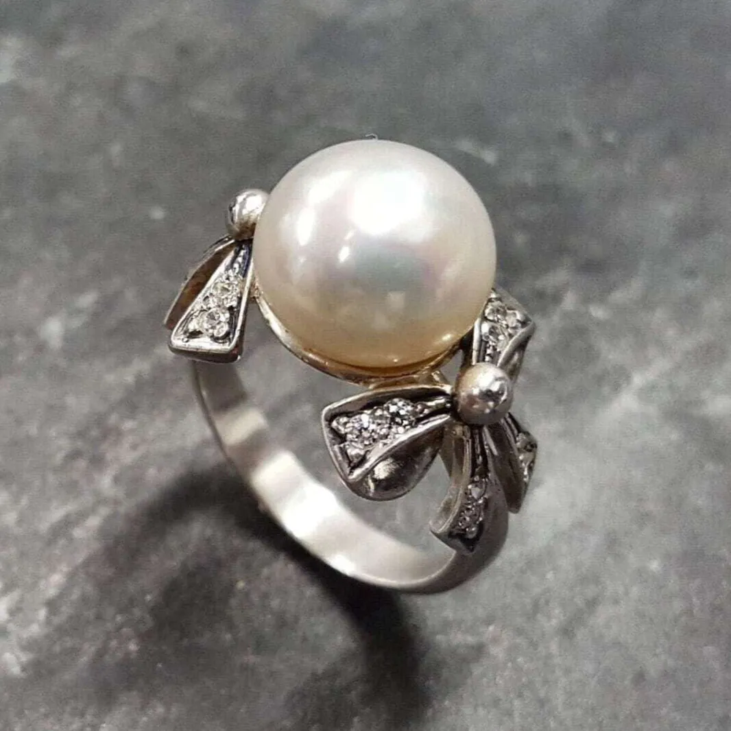 Ribbon Pearl Ring - Natural White Pearl - June Birthstone Ring