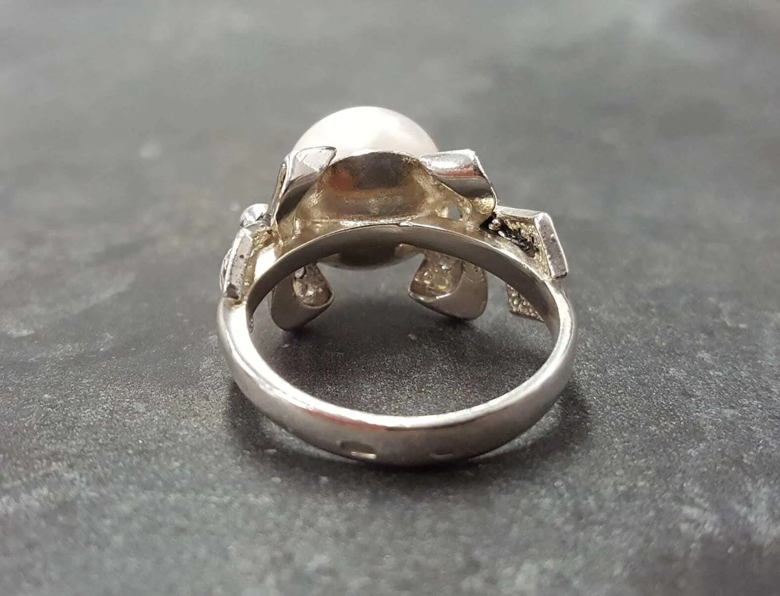 Ribbon Pearl Ring - Natural White Pearl - June Birthstone Ring