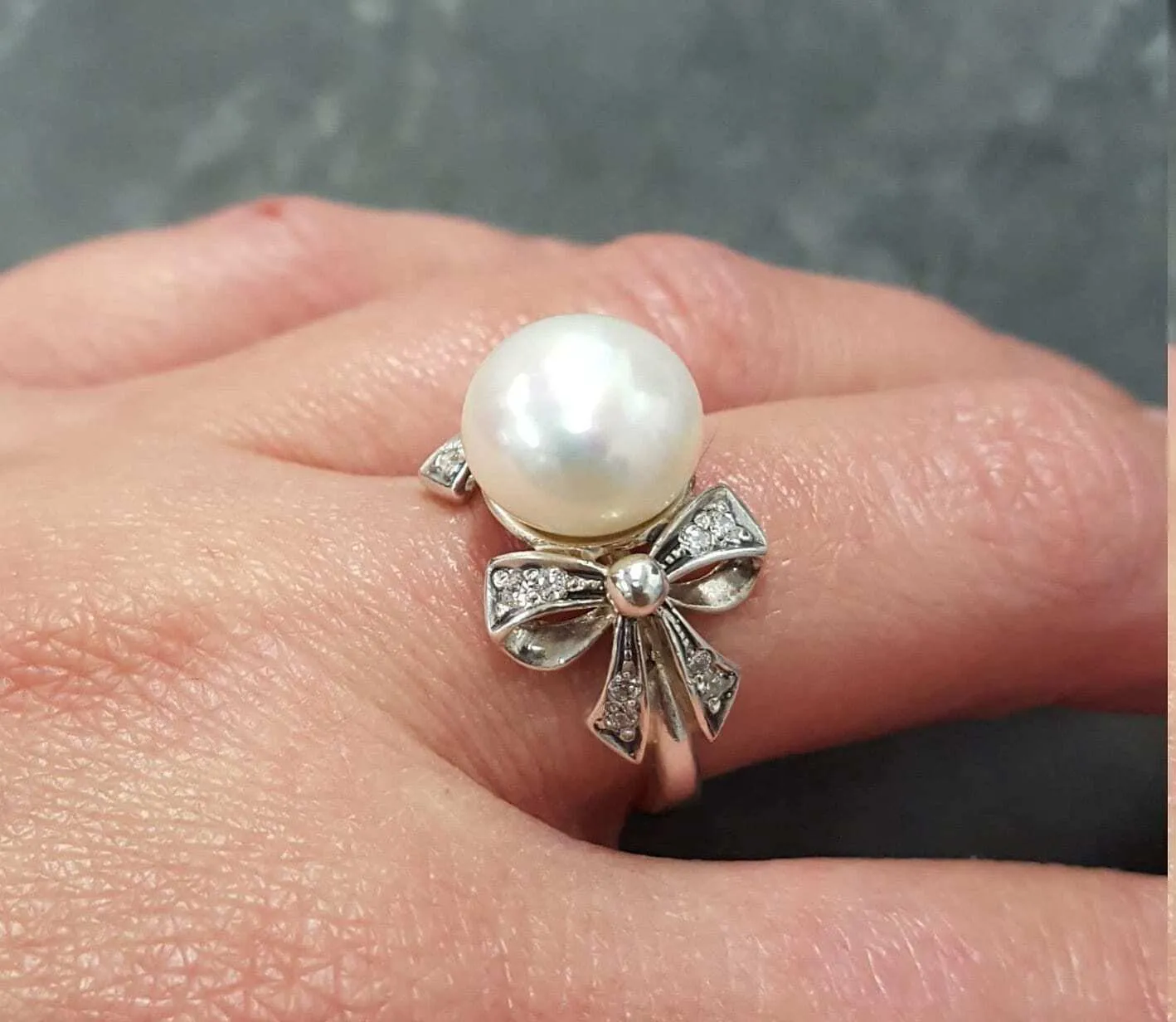 Ribbon Pearl Ring - Natural White Pearl - June Birthstone Ring